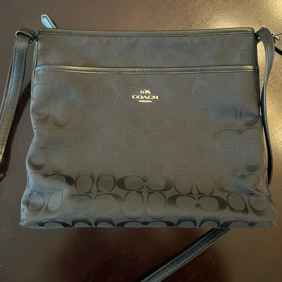 Coach Bag - Picture 1 of 6